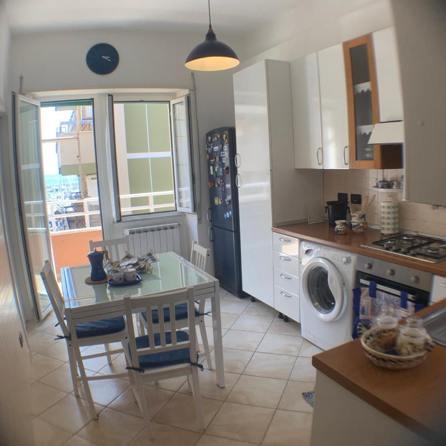 Appartamento sul porto Nettuno Esterno foto